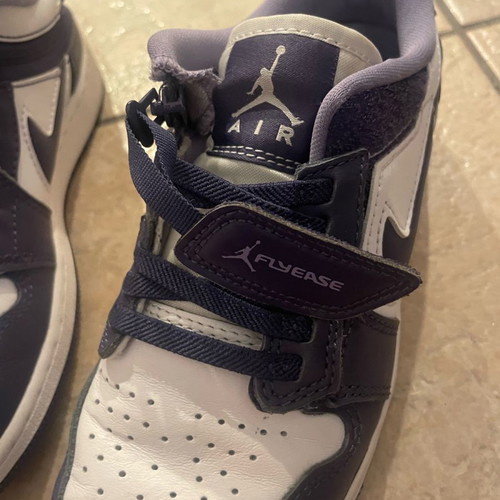 Nike Air Jordan slip-on shoes used, size 35, white with purple details