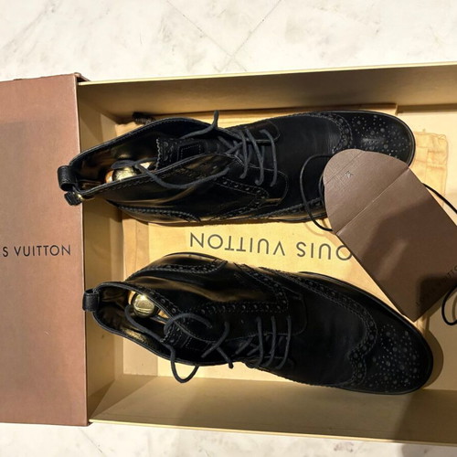 Louis Vuitton boots like new, black leather brogue style, size 40