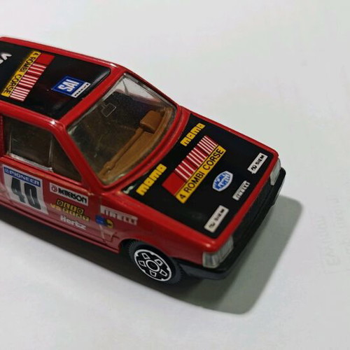 Fiat Uno Burago 1/43 model like new in very good condition