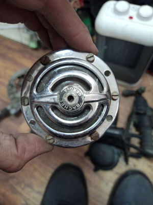 Horn BACHEL GENOVA 6V used, Vespa