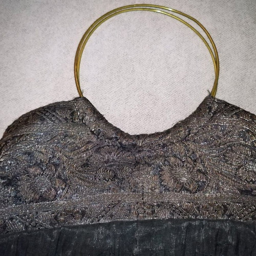 Satin hand bag like new, black with free scarf