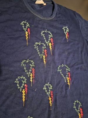 Acme blue t-shirt with embroidered design, like new, size L