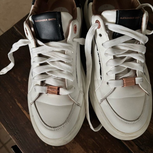 Alexander Smith London sneakers women's like new, white with gold detail