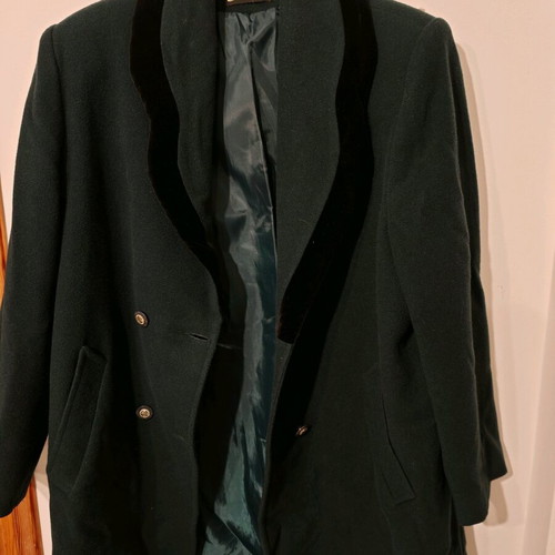 Women's coat like new, dark green, size 52