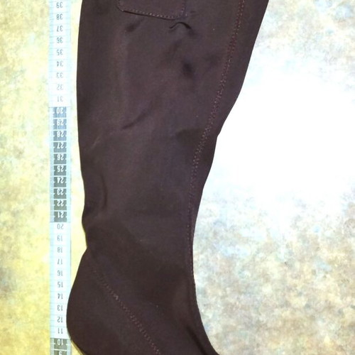 Boots like new with high heel and buckle design size 37