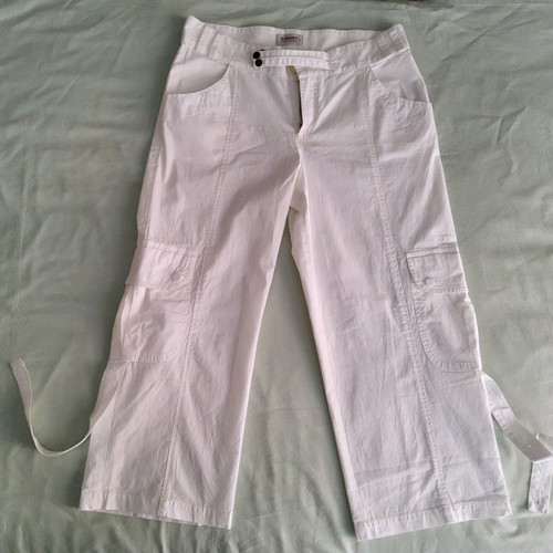 Sarah women's capri pants used, size 8 (S-M), white