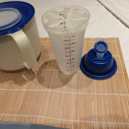 Tupperware measuring jug and measuring shaker