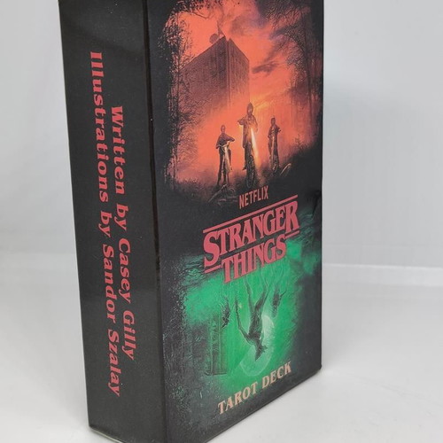 Stranger Things Tarot Deck like new, 78 cards official edition