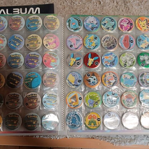 Pokémon Pickers album used with 210 pickers, 2 pieces