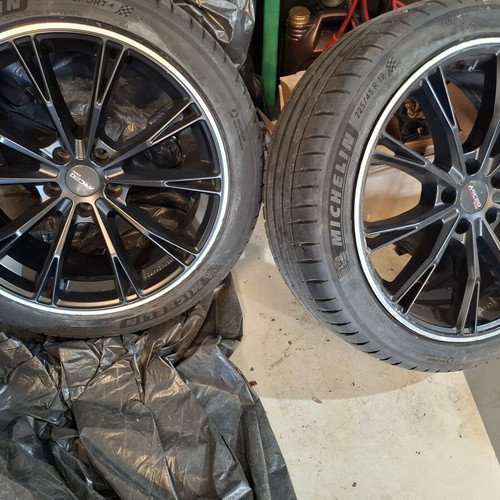 Arceo Wheels 19-inch rims with Michelin Pilot Sport tires like new