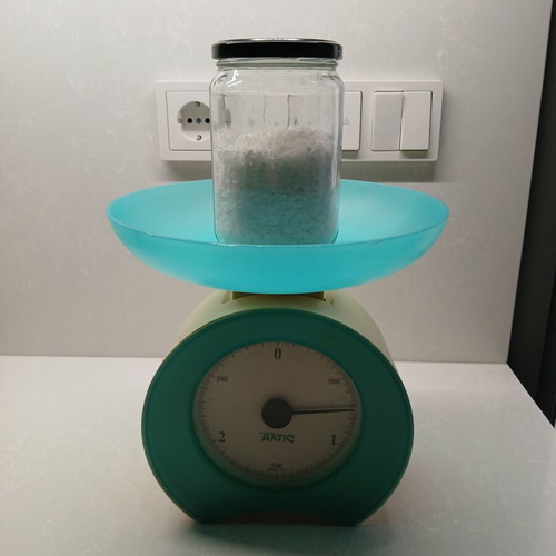Vintage Altis kitchen scale turquoise plastic, like new, collectible