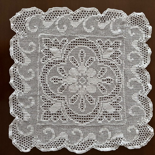 Set of 3 square hand-knitted table linens new