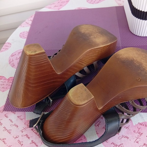 Marila Footwear women's leather sandals size 39 like new black