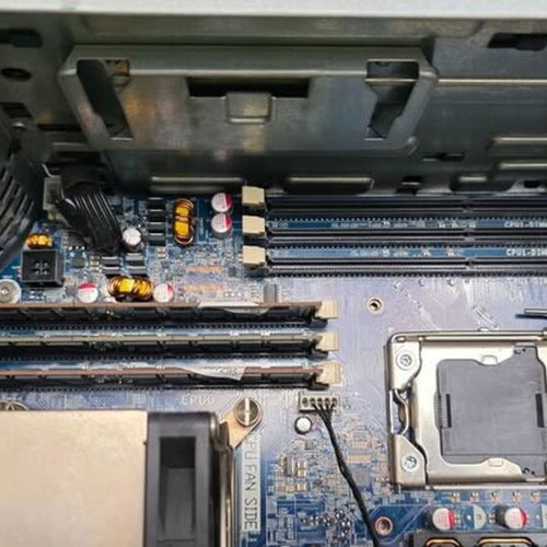 HP Server Z600 used without disks with 6GB RAM