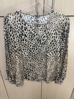 Mango animal print blouse size M like new