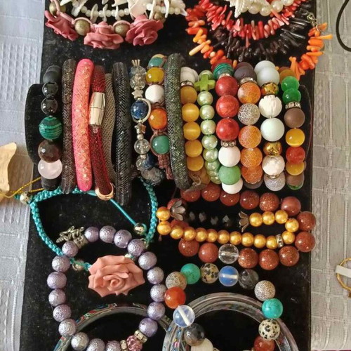 30 colorful bracelets