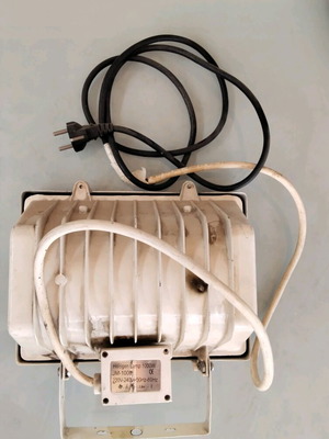 Professional halogen floodlight 1000W used