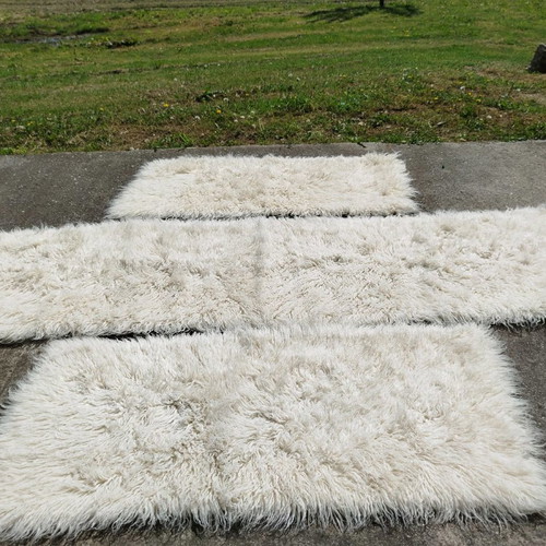 Velentzes like new, set of 3, off-white color