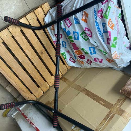 Pull-up bar like new