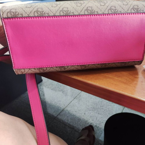 Guess handbag like new, fuchsia color with extra strap