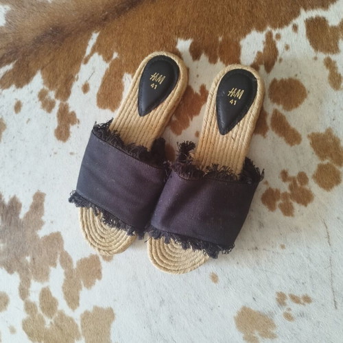 Black cotton slippers size 41 like new with natural rope