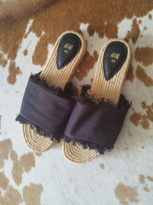 Black cotton slippers size 41 like new with natural rope