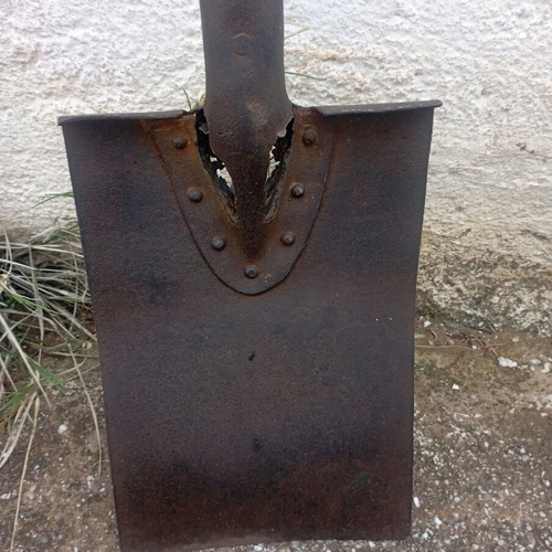 Antique shovel used, metal blade from 1942 without handle