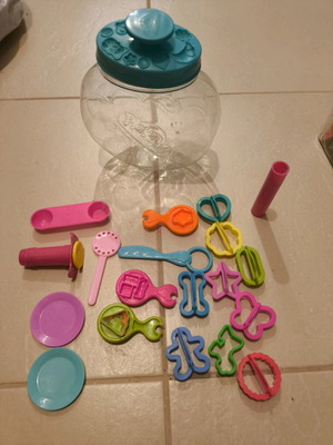 Play Doh Modelling Compound Accessories Like New