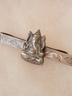 Silver tie or scarf clip, like new, collectible, Ganesa charm