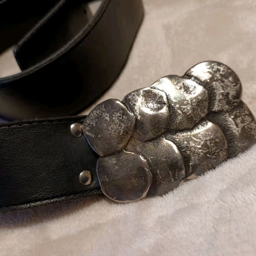 Women's black belt with metal buckle used