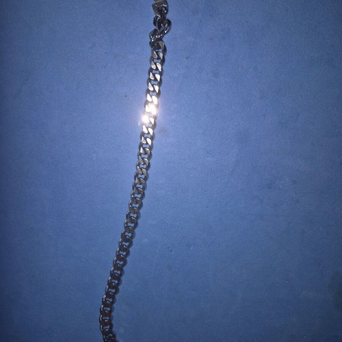 BTG stainless steel hand chain like new, silver color, 20 cm