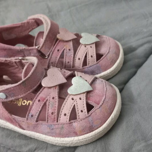 Baby sandal size 20 like new