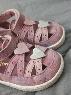 Baby sandal size 20 like new