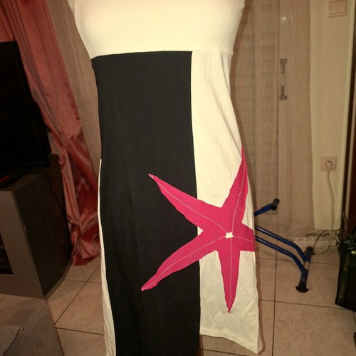 Strapless mako asymmetric dress like new, white-black with fuchsia star, size S-M