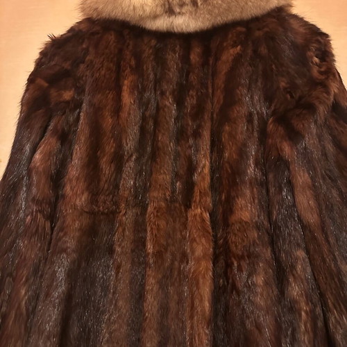 Vintage women's fur coat like new, possibly mink with subtle collar