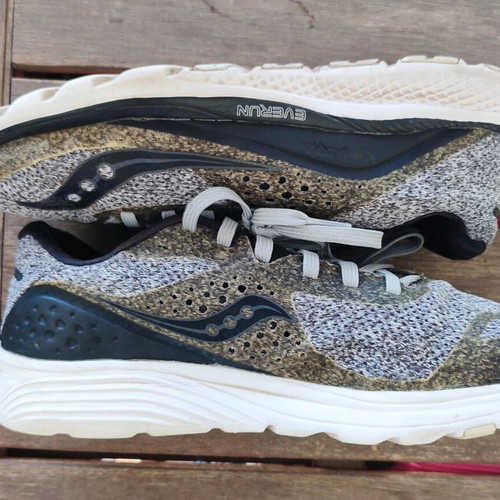 Men's Saucony Kinvara size 40 used gray athletic shoes