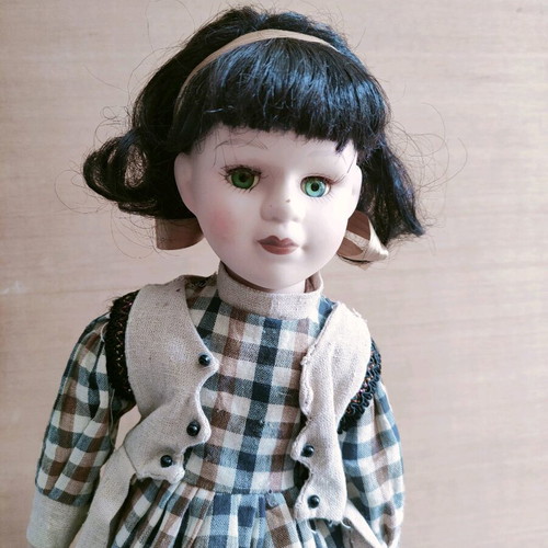 Porcelain dolls like new