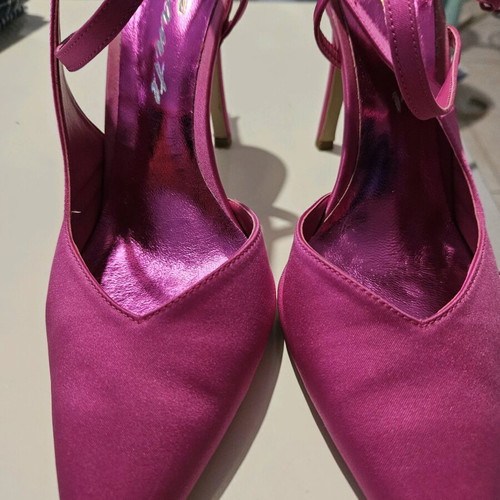 Sante fuchsia shoes size 40 like new