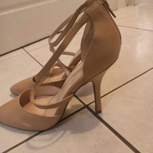 Nine West pumps size 39 like new, beige