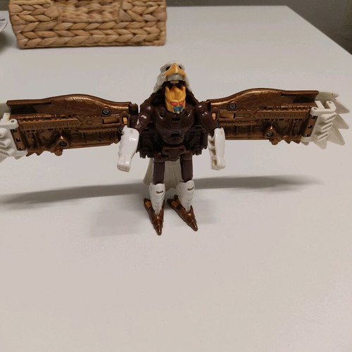 Beast Wars eagle used, good condition missing weapons