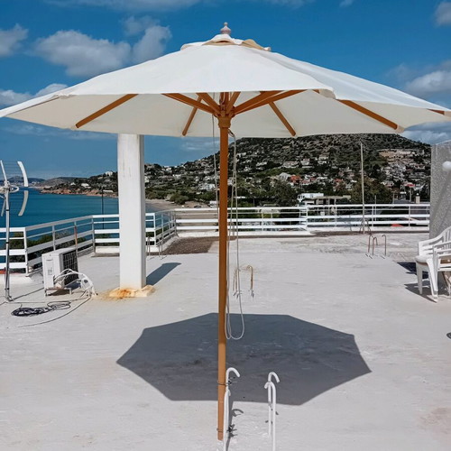 Garden veranda umbrella like new with new fabric
