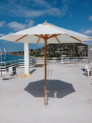 Garden veranda umbrella like new with new fabric
