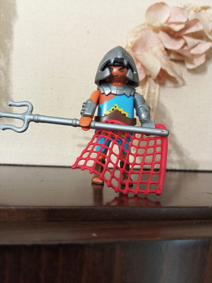 Φιγούρα Playmobil ιππότη με τρίαινα και δίχτυ