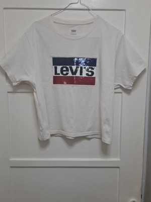 Levi's t-shirt with sequins like new