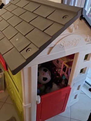Garden playhouse like new