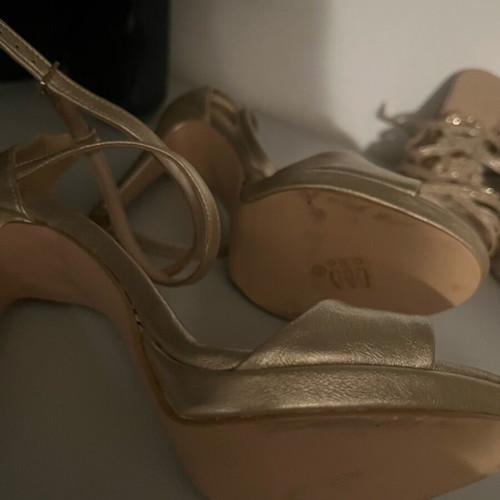 Wall Street evening sandals gold like new with heel and straps