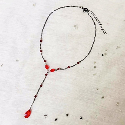 Choker with red beads and teardrop made of stainless steel