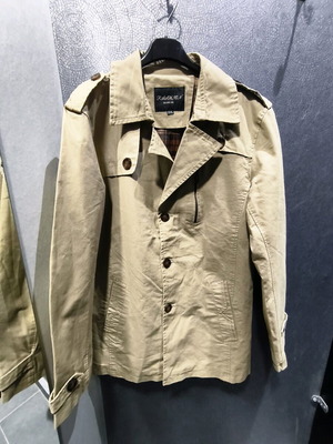 Vintage men's beige cotton trench coat like new