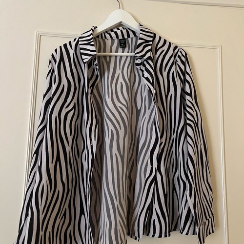 Zebre Aristos shirt like new, black and white, size XL