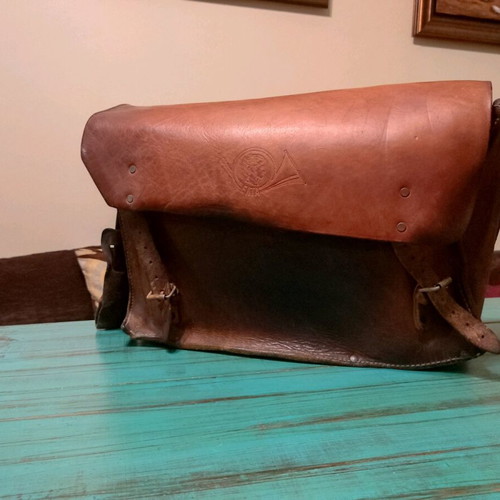 Elta leather bag used, dimensions 33x43 cm